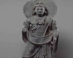 Statues of the Bodhisattva Wajrapani, drinking caskets of Napoleon Bonaparte, and sticks of Javanese and European kings are also must-see collections 